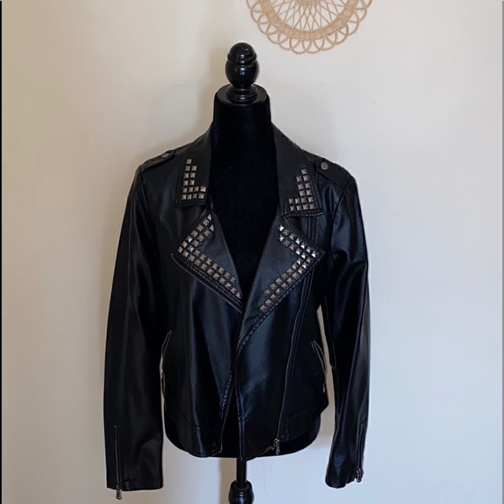 Ashley outerwear faux jacket EUC